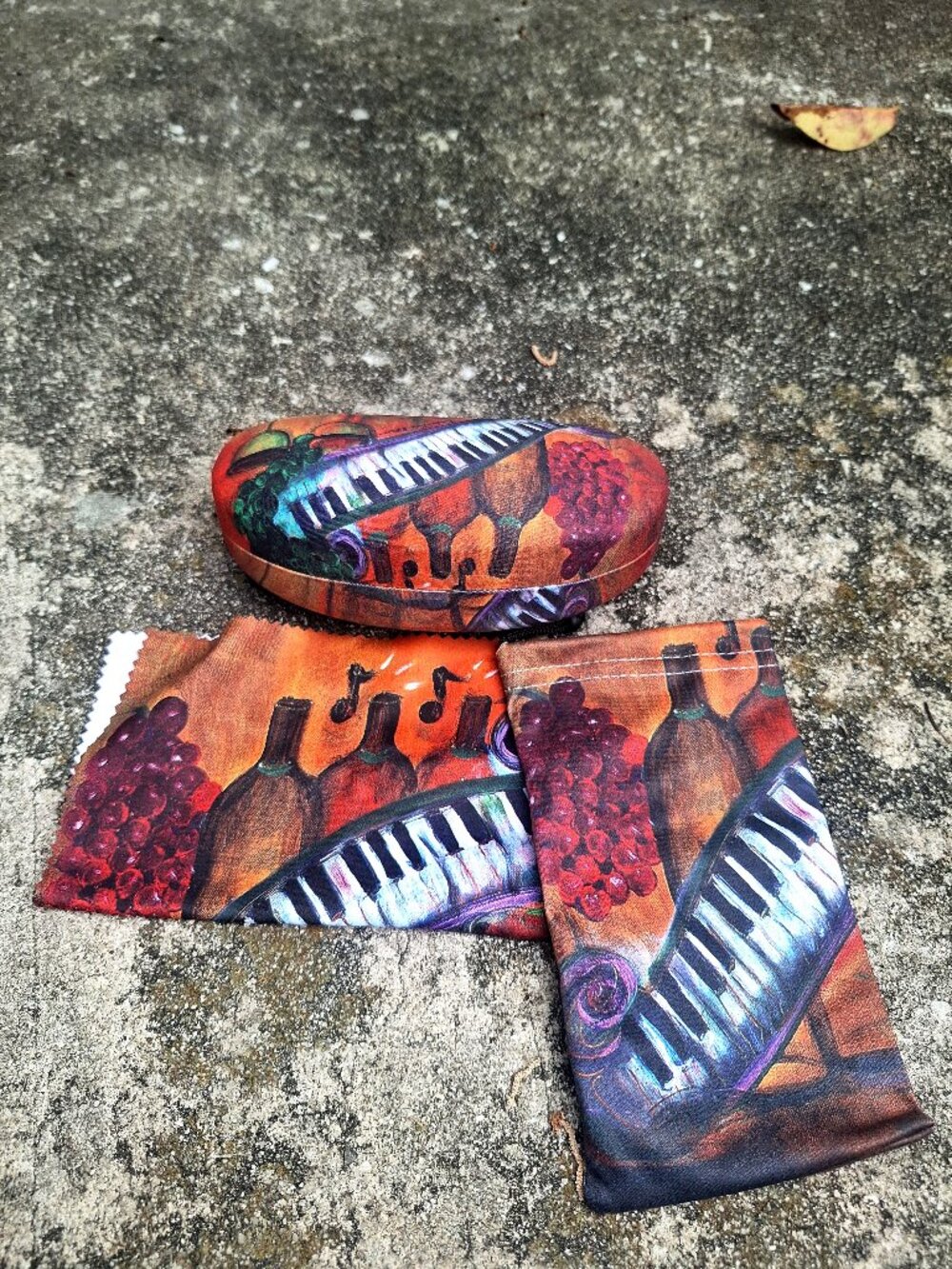 BKB Passionate Brush Sunglass Hard Shell Case Set Piano Theme Vintage